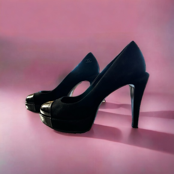 Chanel- gently used resoled heels in excellent condition. Patent and suede. - Picture 2 of 7